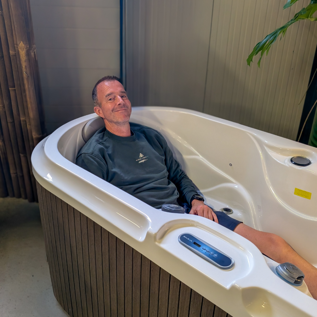 Loveseat spa Wellness Tub