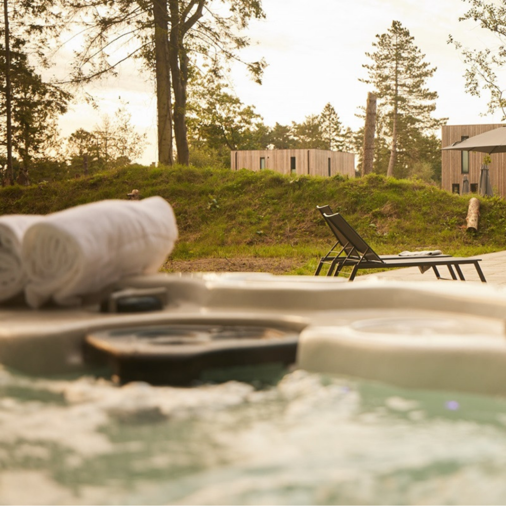 Zeegser duinen Drenthe Wellness Tub elektrische hottub fotograaf Milan Gino, met handdoeken