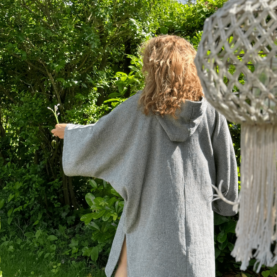 Unisex Elegance Poncho Oxious achterkant